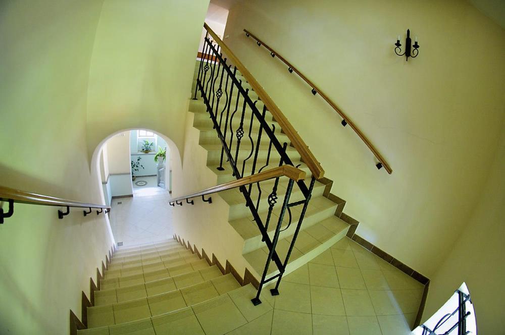 Kastiel Lucivna Otel Dış mekan fotoğraf