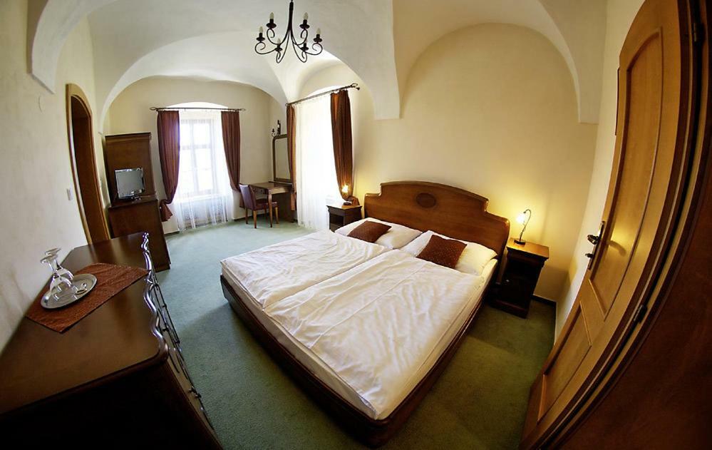 Kastiel Lucivna Otel Dış mekan fotoğraf